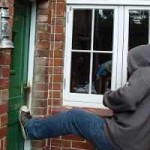 burglar-kicking-door2